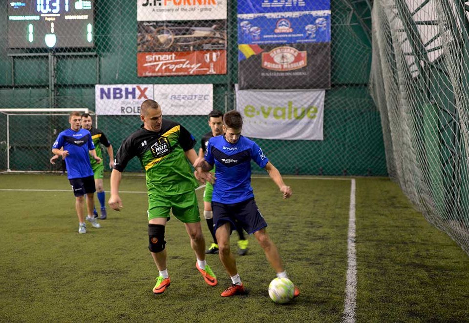 premium aerotec, urban invest. teren fotbal
