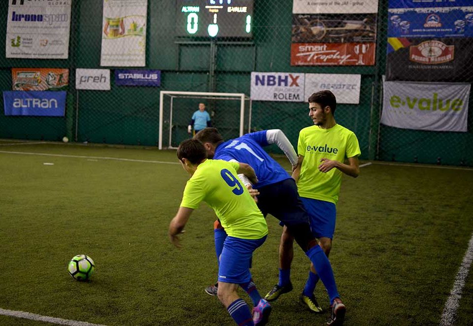 altran, evalue, teren de fotbal
