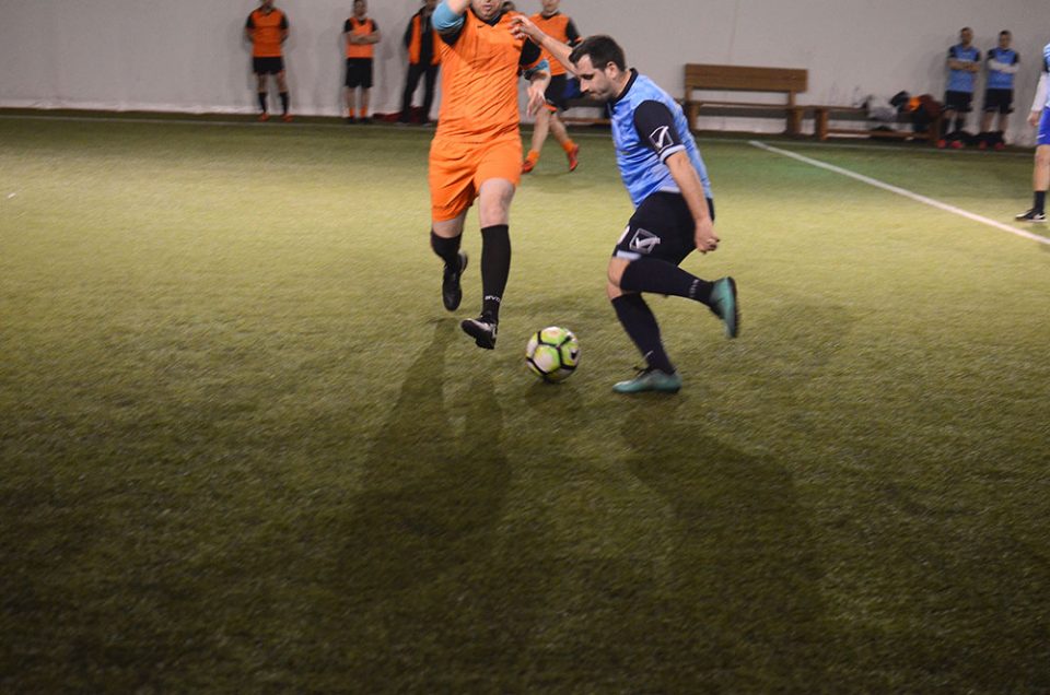Atos, Stabilus, teren fotbal brasov