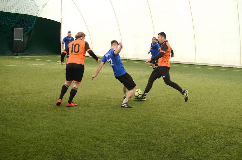 Premium Aerotec, Atos, teren fotbal brasov
