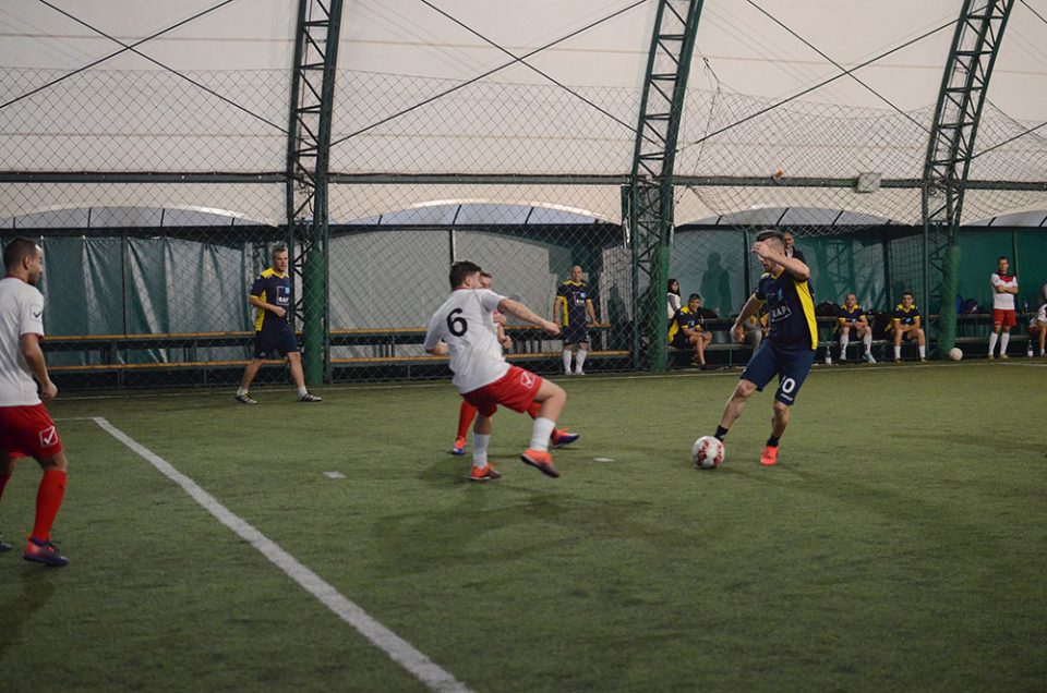Intersnack, Raptronic, teren fotbal brasov
